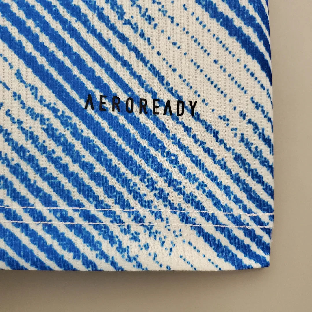 Manchester United Football Shirt Away 2021/2022 Retro