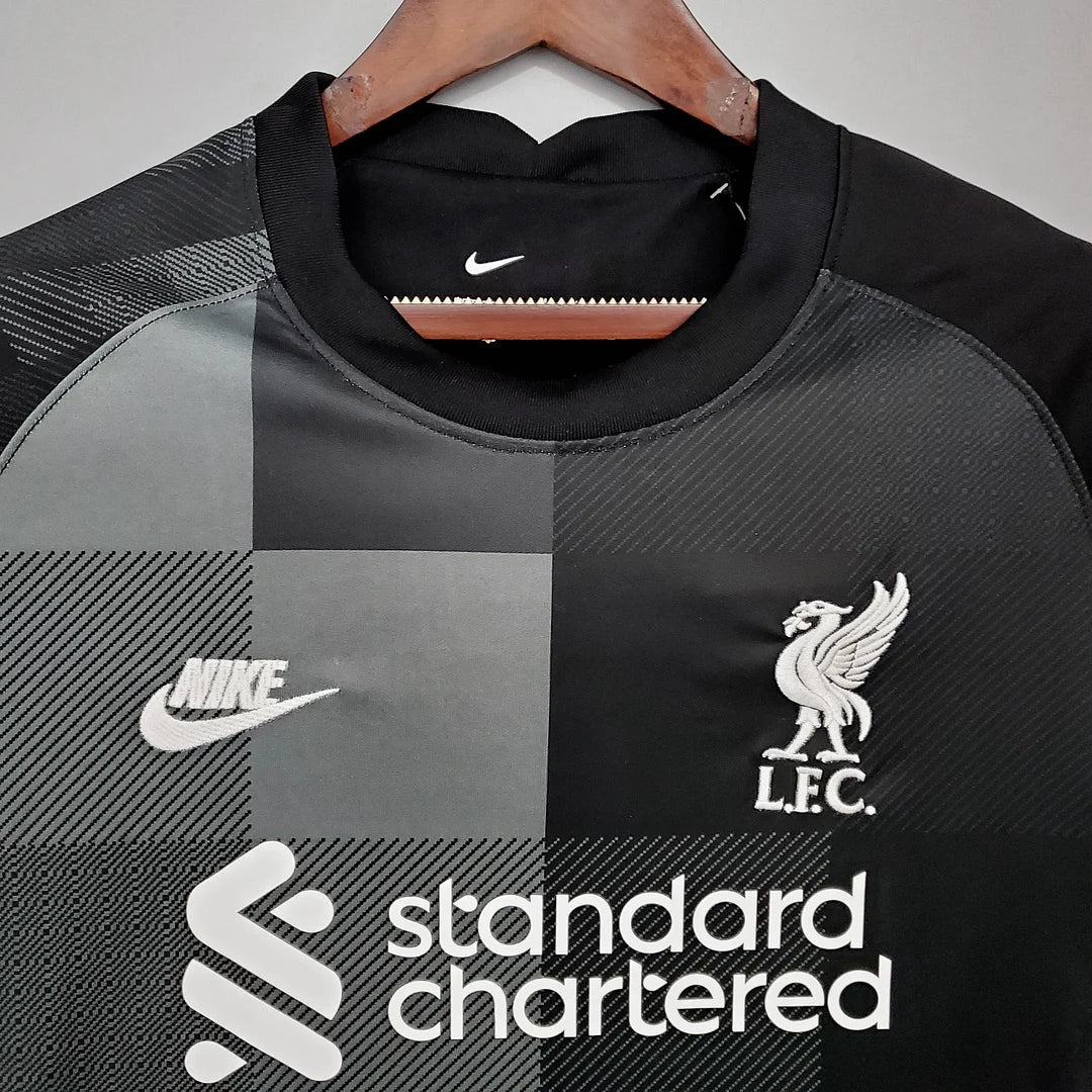 Liverpool Goalkeeper Soccer Jersey Black 2021/2022 Retro