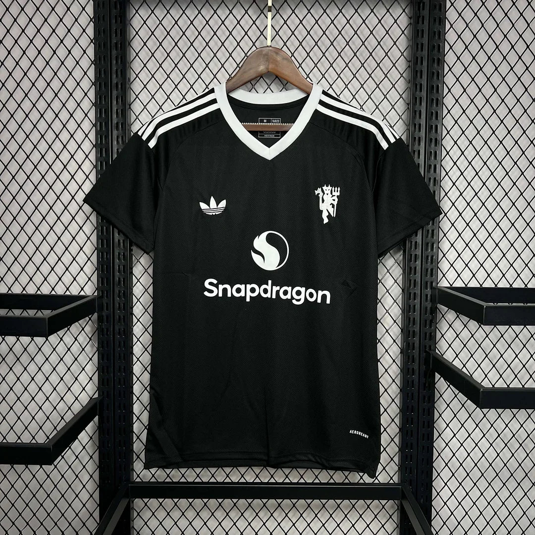 2024/2025 Manchester United Goalkeeper jersey
