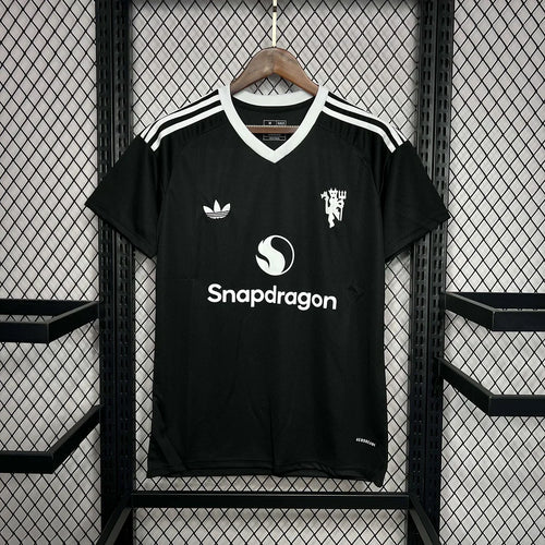2024/2025 Manchester United Goalkeeper jersey