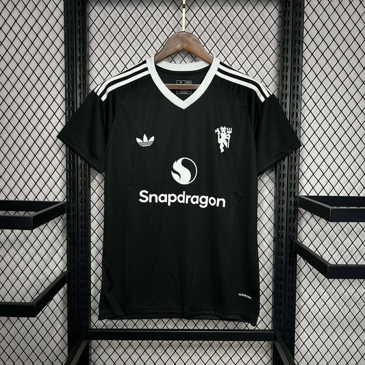 2024/2025 Manchester United Goalkeeper jersey