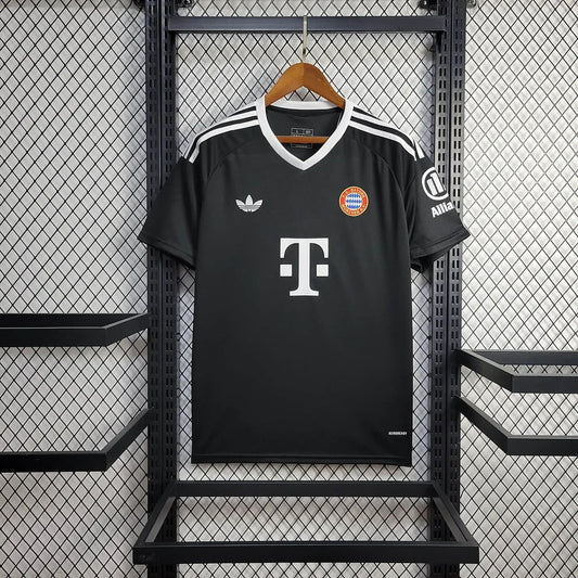 2024/2025 Bayern Munich Goalkeeper Football Jersey